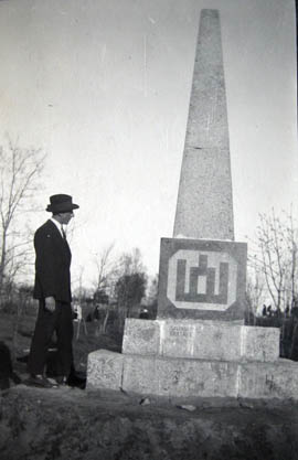 Kalvarija, Laisvės paminklas 1928